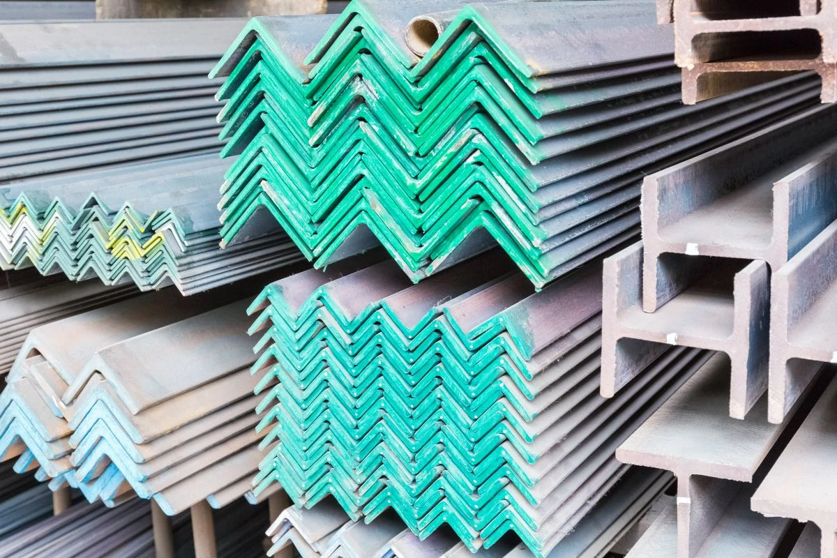 Common Applications of Angle Bars in Industrial and Residential Construction