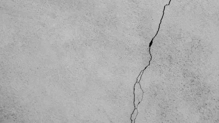 wall crack