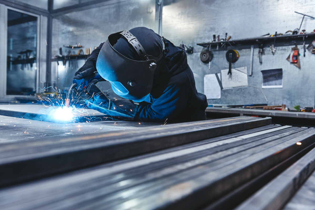 Choose a Well-Located, Well-Equipped Fabrication Shop
